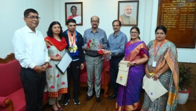 राज्यपाल श्री डेका ने की विशेष ओलंपिक में स्वर्ण पदक विजेता इभानन साहू की सराहना राज्यपाल श्री डेका ने की विशेष ओलंपिक में स्वर्ण पदक विजेता इभानन साहू की सराहना