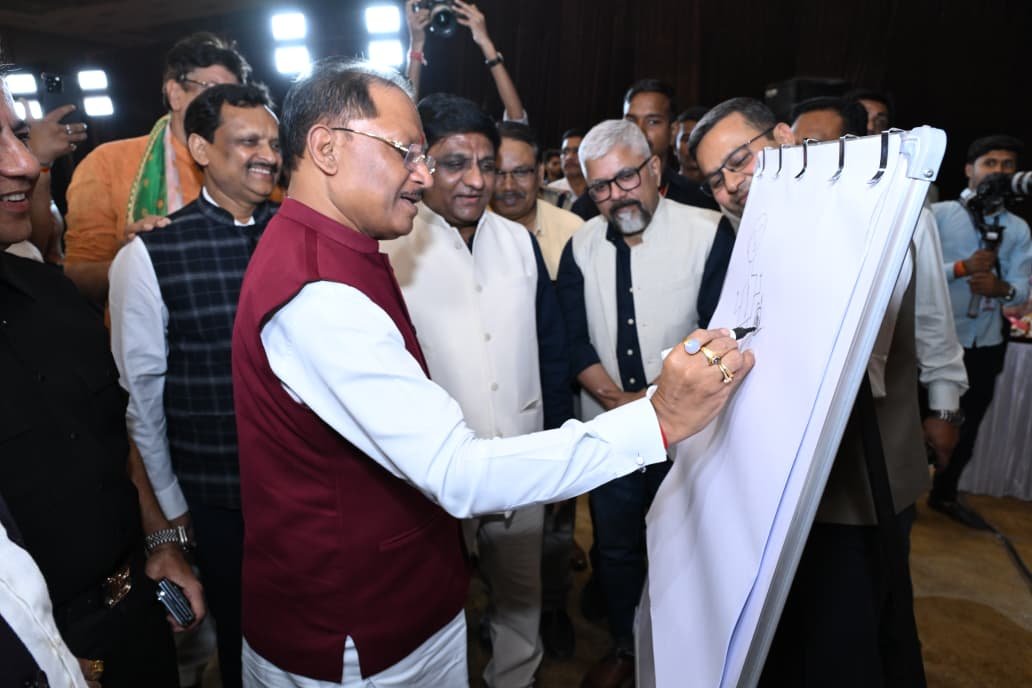 कार्टून समाज को जागरूक करने के साथ सोचने और आत्ममंथन के लिए करता है प्रेरित : मुख्यमंत्री श्री विष्णु देव साय कार्टून समाज को जागरूक करने के साथ सोचने और आत्ममंथन के लिए करता है प्रेरित : मुख्यमंत्री श्री विष्णु देव साय