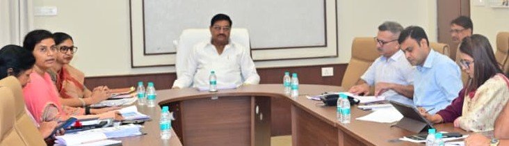 किसानों की सुविधा सर्वोपरि, आगामी धान खरीदी के लिए समय रहते पूरी करें सभी तैयारियां : खाद्य मंत्री श्री दयाल दास बघेल किसानों की सुविधा सर्वोपरि, आगामी धान खरीदी के लिए समय रहते पूरी करें सभी तैयारियां : खाद्य मंत्री श्री दयाल दास बघेल