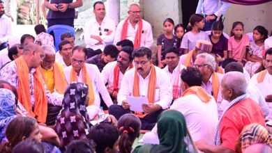 उप मुख्यमंत्री श्री विजय शर्मा ने कबीरधाम के वनांचल ग्रामों में लगाई चौपाल उप मुख्यमंत्री श्री विजय शर्मा ने कबीरधाम के वनांचल ग्रामों में लगाई चौपाल