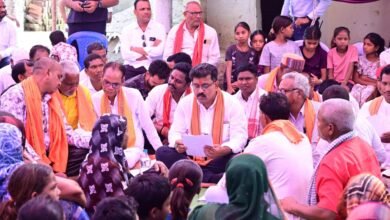 उप मुख्यमंत्री श्री विजय शर्मा ने कबीरधाम के वनांचल ग्रामों में लगाई चौपाल उप मुख्यमंत्री श्री विजय शर्मा ने कबीरधाम के वनांचल ग्रामों में लगाई चौपाल