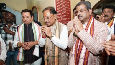 मुख्यमंत्री श्री विष्णु देव साय ने रामचंडी मंदिर में पूजा-अर्चना कर प्रदेश की खुशहाली एवं सुख-समृद्धि की कामना की मुख्यमंत्री श्री विष्णु देव साय ने रामचंडी मंदिर में पूजा-अर्चना कर प्रदेश की खुशहाली एवं सुख-समृद्धि की कामना की