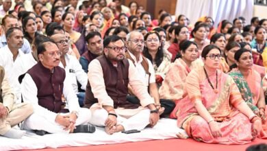 मुख्यमंत्री श्री विष्णु देव साय ने अभनपुर में पूर्व केंद्रीय मंत्री श्रीमती स्मृति ईरानी एवं श्री सिद्धार्थ शंभू के साथ सुनी ‘मन की बात’ की 139वीं कड़ी