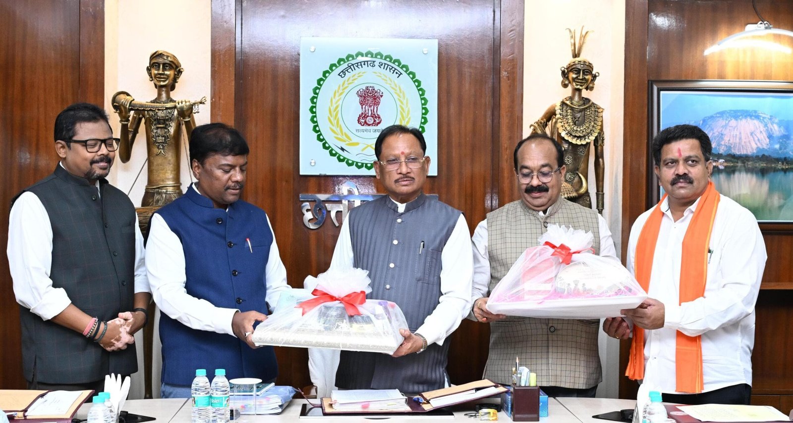 हमारे वनों की समृद्धि और मातृशक्ति के परिश्रम से तैयार उत्पाद बनें छत्तीसगढ़ की पहचान – मुख्यमंत्री श्री विष्णुदेव साय हमारे वनों की समृद्धि और मातृशक्ति के परिश्रम से तैयार उत्पाद बनें छत्तीसगढ़ की पहचान – मुख्यमंत्री श्री विष्णुदेव साय