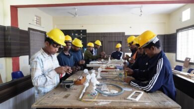 बस्तर के युवाओं को कौशल प्रशिक्षण से मिल रही आत्मनिर्भरता की नई राह बस्तर के युवाओं को कौशल प्रशिक्षण से मिल रही आत्मनिर्भरता की नई राह