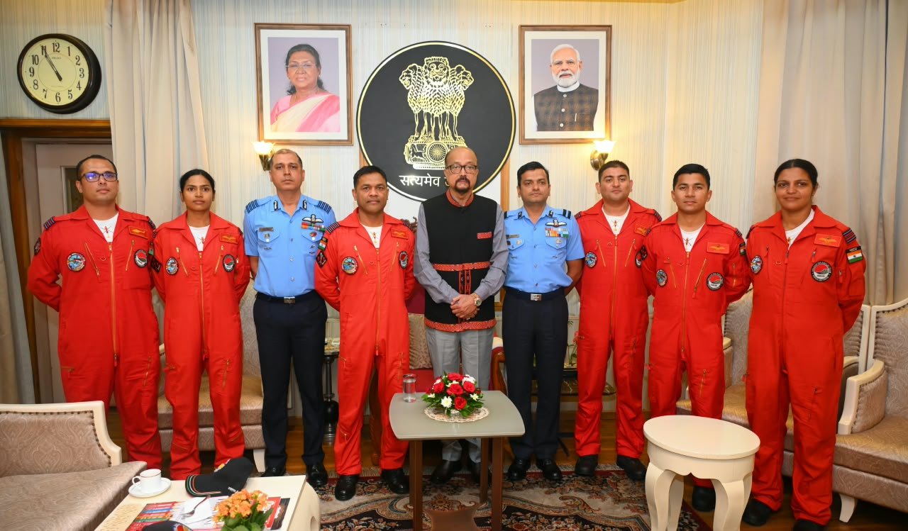 राज्यपाल श्री रमेन डेका से एयर ऑफिसर कमांडिंग श्री नंदा कुमार बाला ने की सौजन्य भेंट राज्यपाल श्री रमेन डेका से एयर ऑफिसर कमांडिंग श्री नंदा कुमार बाला ने की सौजन्य भेंट