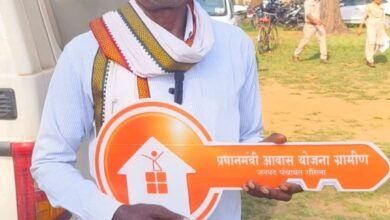 मिट्टी की दीवारों से पक्के आशियाने तक: राजा राम के वर्षों पुराने सपने को प्रधानमंत्री आवास योजना ने दिया आकार मिट्टी की दीवारों से पक्के आशियाने तक: राजा राम के वर्षों पुराने सपने को प्रधानमंत्री आवास योजना ने दिया आकार
