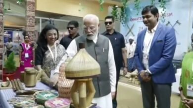 प्रधानमंत्री श्री नरेन्द्र मोदी ने छत्तीसगढ़ के स्टाल की सराहना की